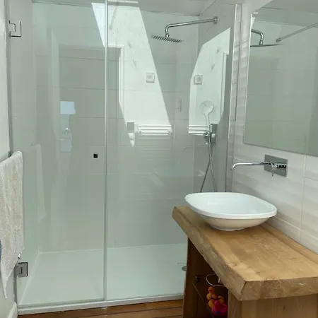 Villa 7 *